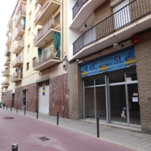 LOCAL COMERCIAL EN ALQUILER EN MOLLERUSSA.