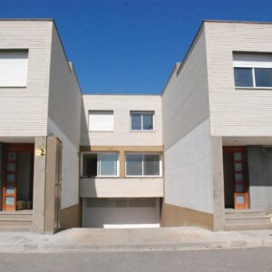 Casa a ESTRENAR en conjunt residencial a Golmés.