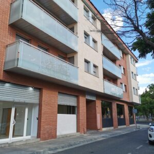 LOCAL COMERCIAL EN LLOGUER A MOLLERUSSA.