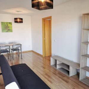 Se VENDE apartamento con MUEBLES