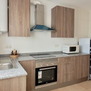 Espaiós pis a Linyola, de quatre habitacions amb cuina nova a estrenar.