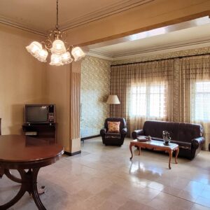 CASA DE POBLE AMB PATI INTERIOR I GRAN POTENCIAL