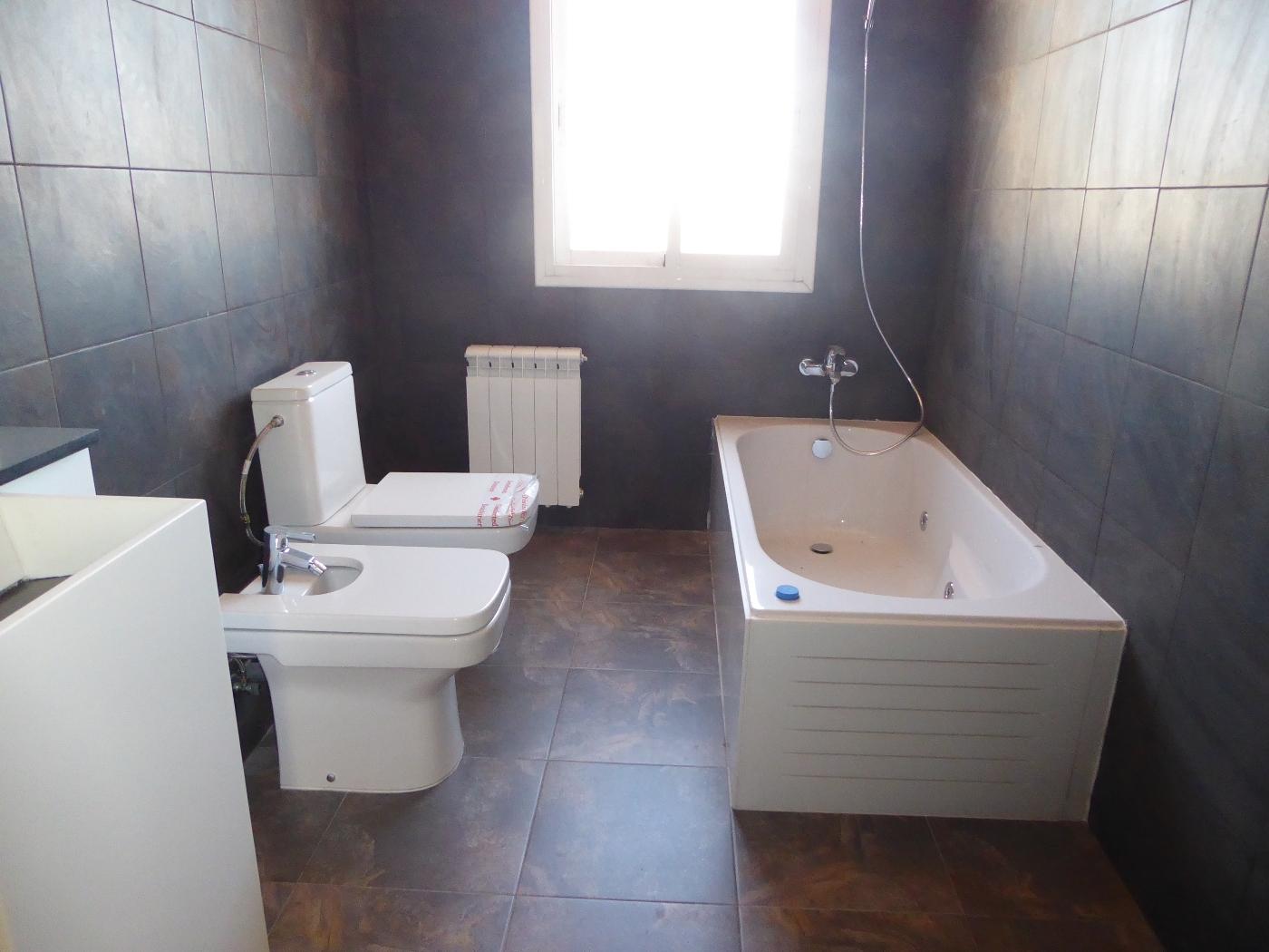 079286200_2c34168f54239a638e0c7f594be775b5