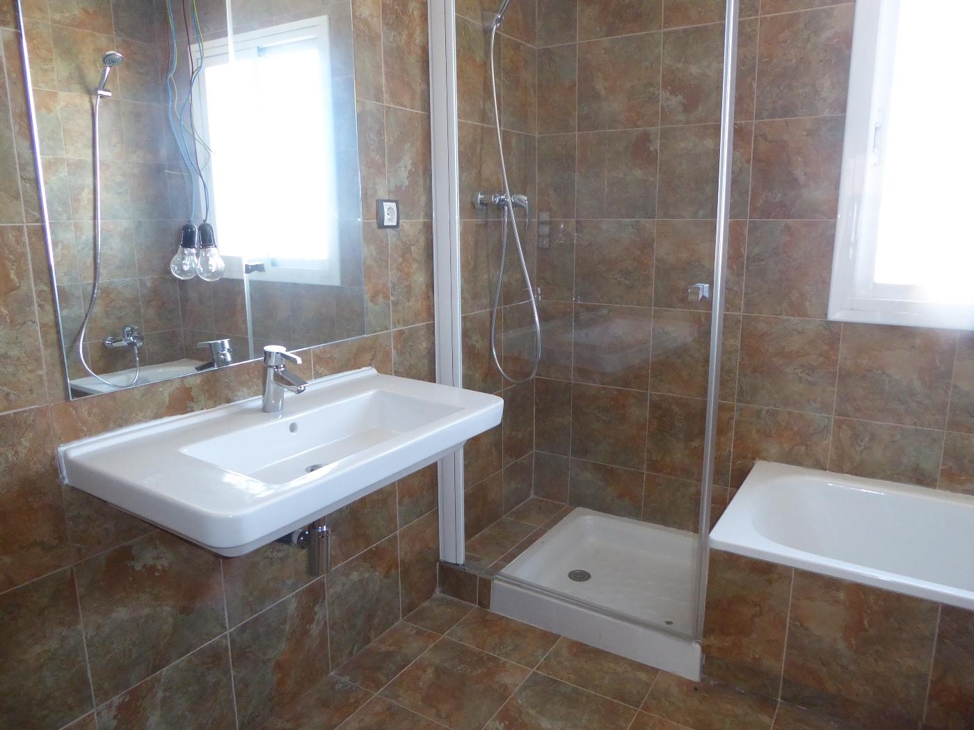 079286200_9400d3f2214944a3f6ec70f2e6f6544f