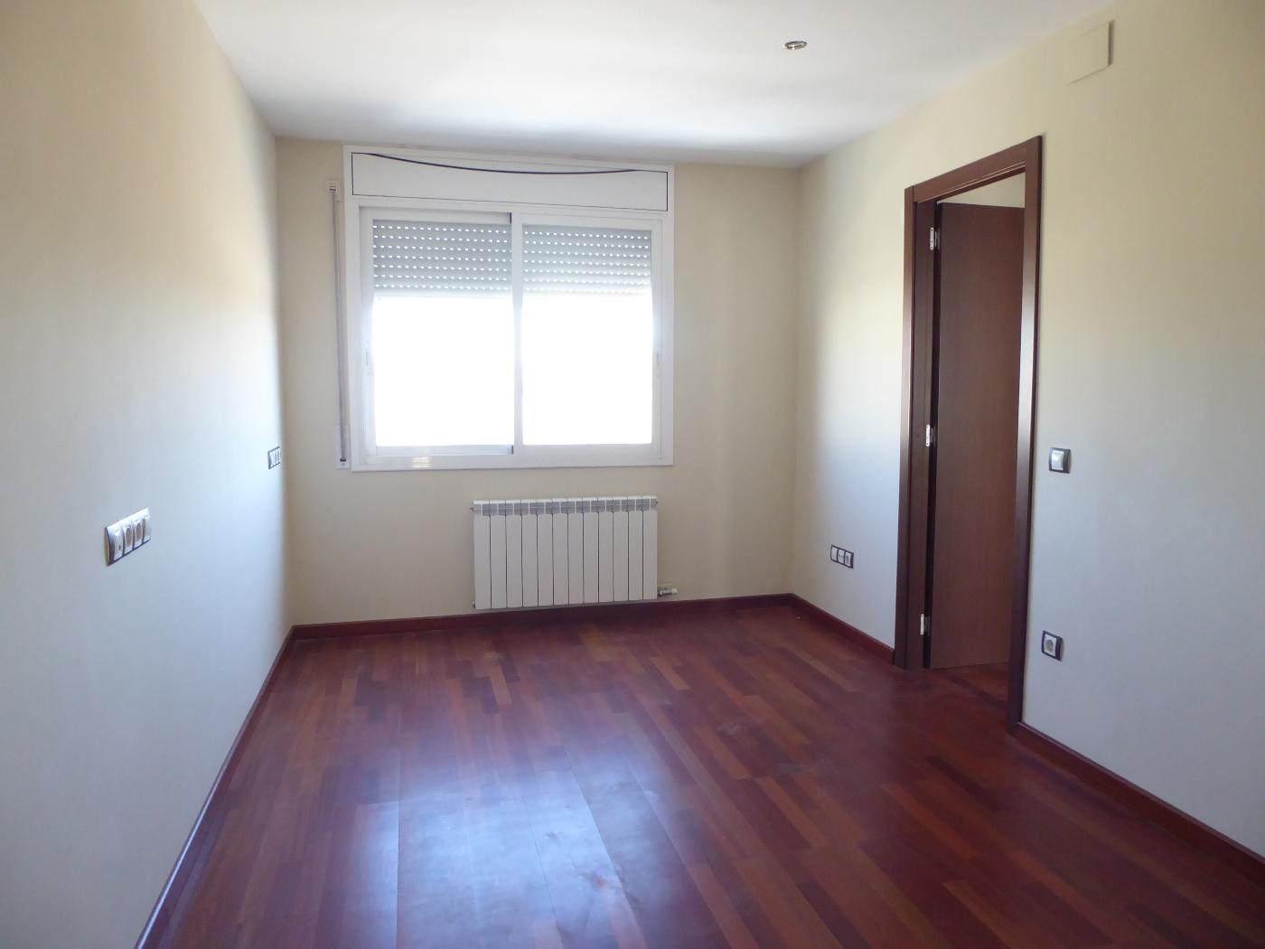 079286200_dc7d453093a80df804067ad32e370277