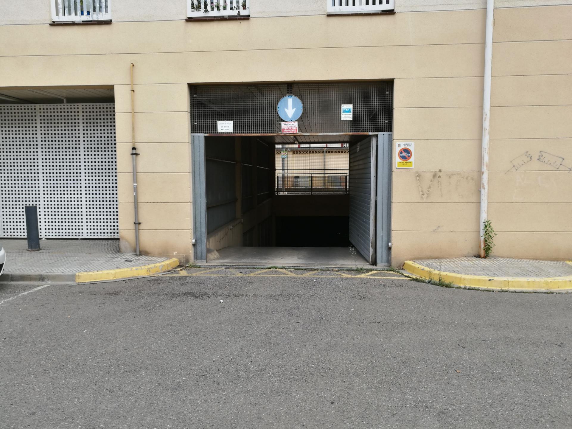 178551962_bb453edc75164a7812155ba47c921ec0