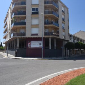 PÀRQUING EN VENDA, A MOLLERUSSA