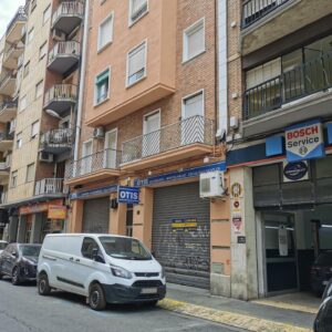 Local comercial en ALQUILER y VENTA en LLEIDA.