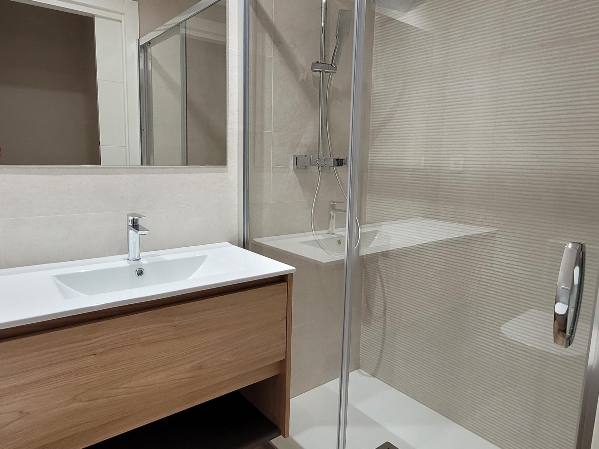 350910_2f92162db9ec23a870f8628c916e3688