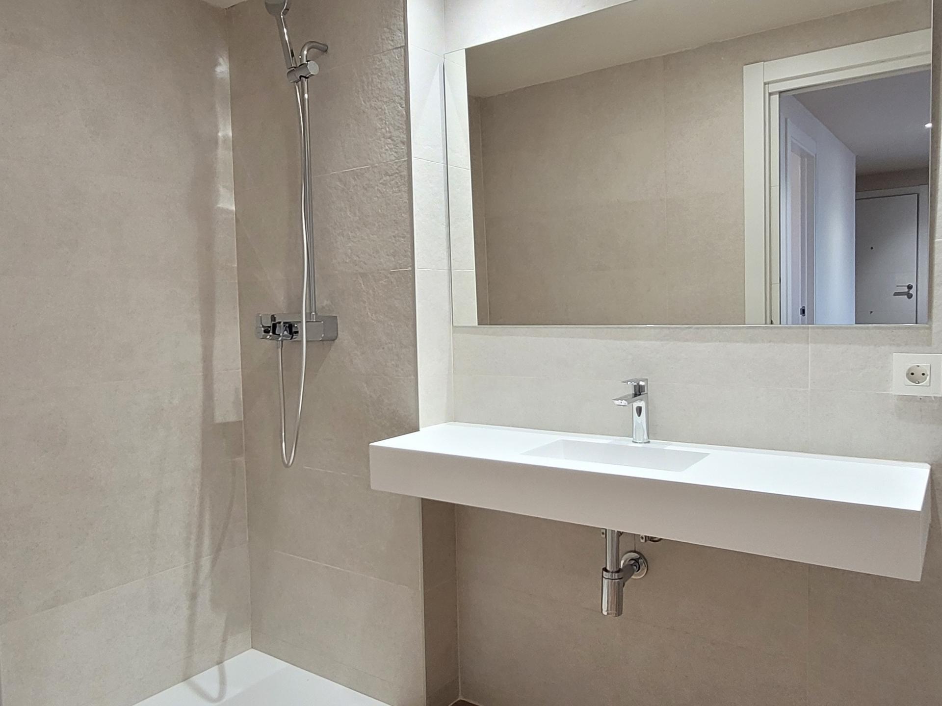 350910_aa4b174b318b836f68bd76dea89ad442