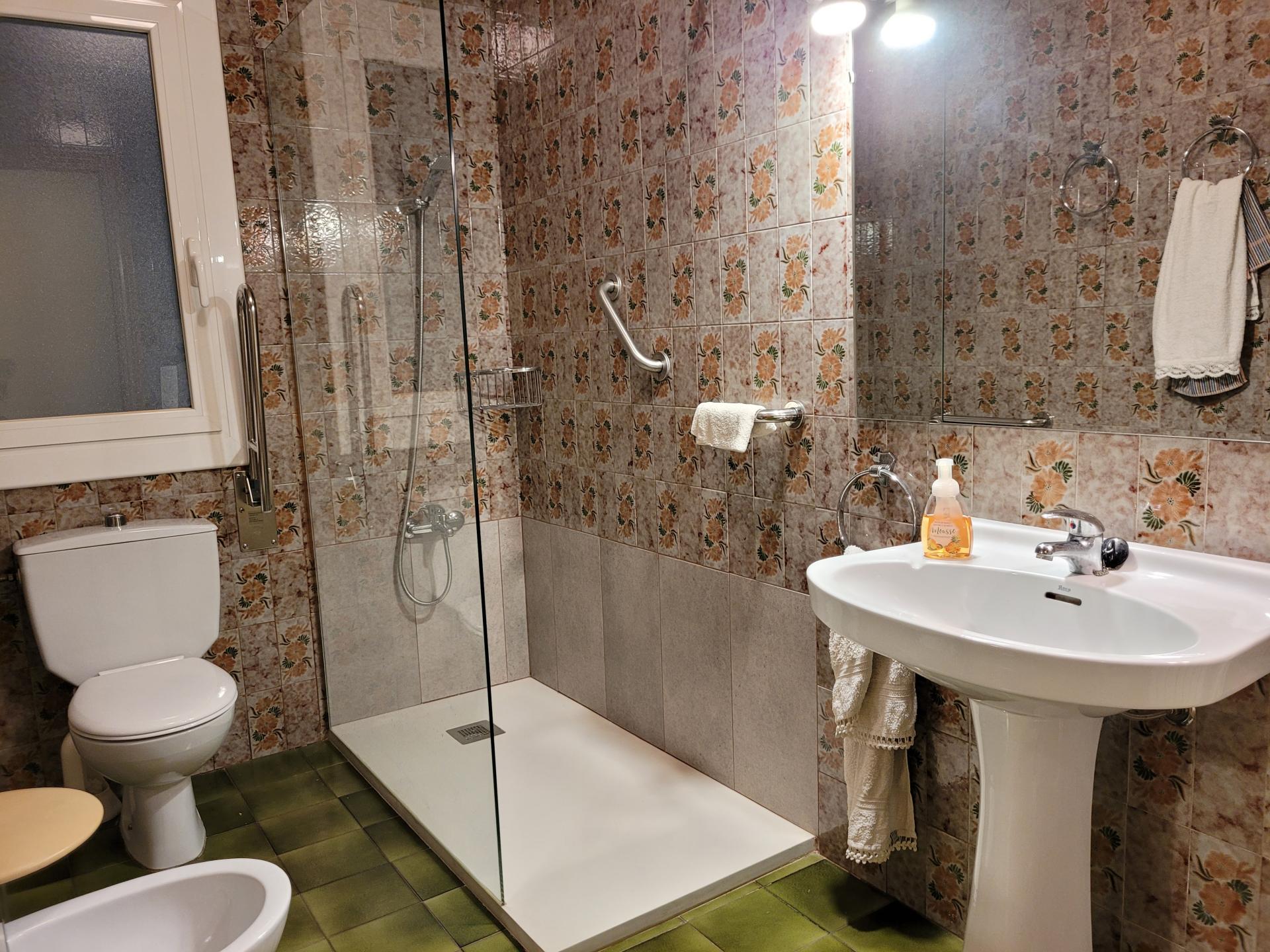 364617_634b8e06b6be967d8b69646e70eff36d