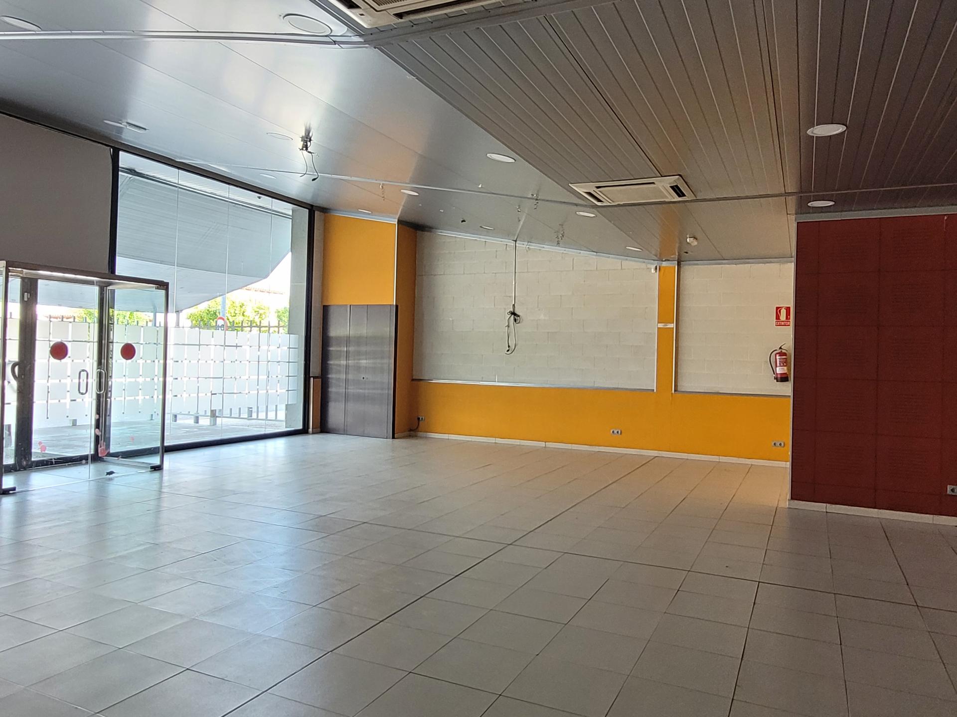 380243_3a2c251a8721cc702df214ac9f55e4d7