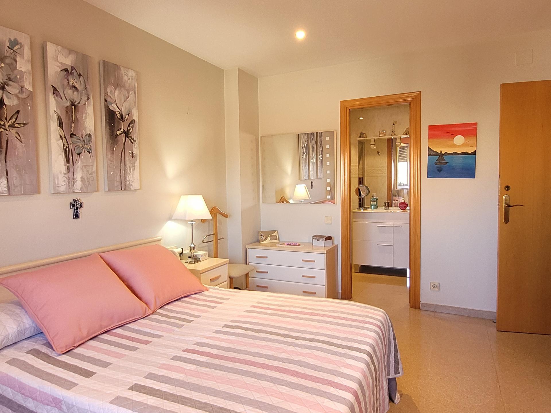 381257_557ff941c8825f0f0cb23feba4e29772