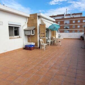 Àtic espaiós en venda.